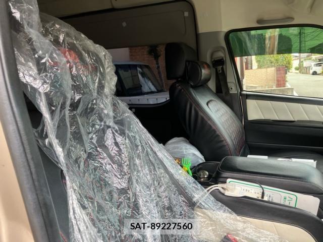 Toyota HIACE VAN 2011-01 8882666-3