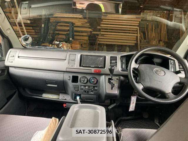 Toyota HIACE VAN 2009-12 8882667-9