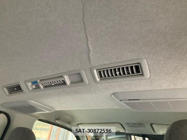 Toyota HIACE VAN 2009-12 8882667-11