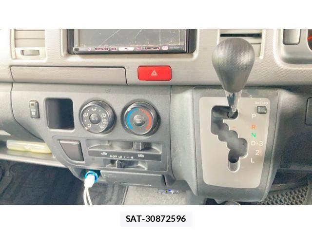 Toyota HIACE VAN 2009-12 8882667-14