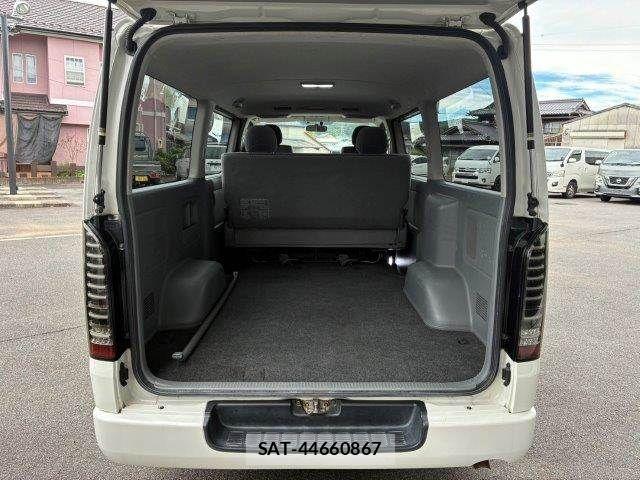 Toyota HIACE VAN 2007-11 8882664-13