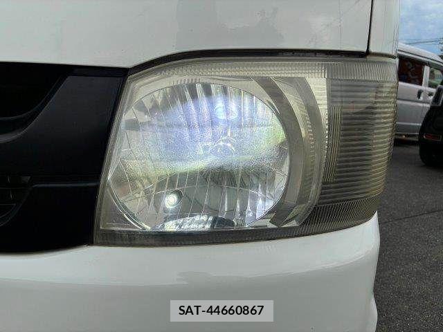 Toyota HIACE VAN 2007-11 8882664-15
