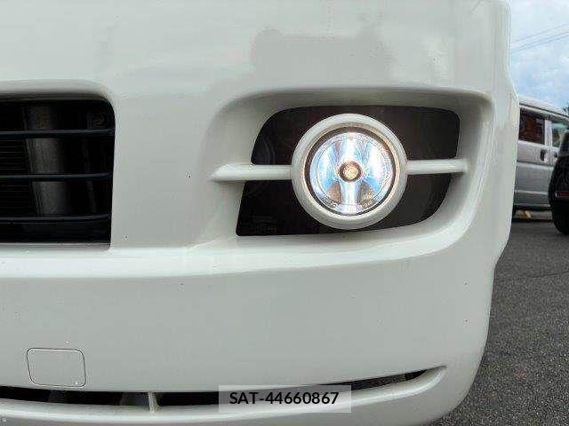 Toyota HIACE VAN 2007-11 8882664-16