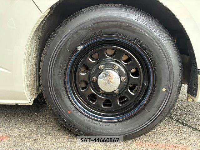 Toyota HIACE VAN 2007-11 8882664-17