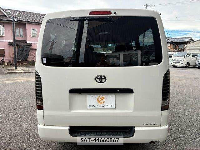 Toyota HIACE VAN 2007-11 8882664-22
