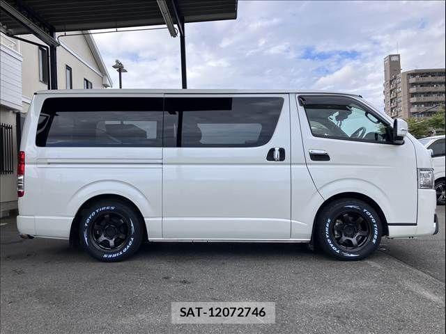 Toyota HIACE VAN 2024-03 8882648-12