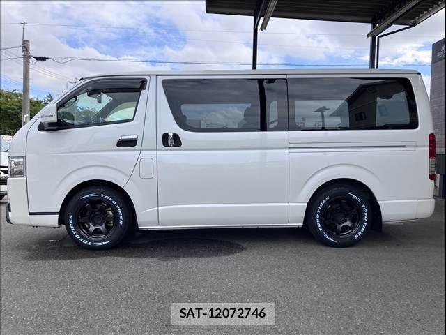 Toyota HIACE VAN 2024-03 8882648-13