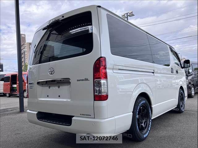 Toyota HIACE VAN 2024-03 8882648-14