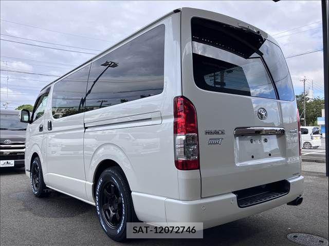 Toyota HIACE VAN 2024-03 8882648-15