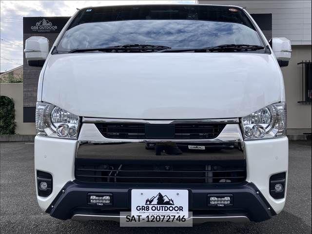 Toyota HIACE VAN 2024-03 8882648-1