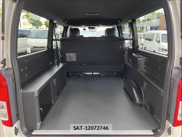 Toyota HIACE VAN 2024-03 8882648-19