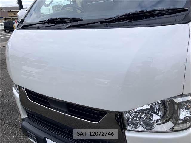 Toyota HIACE VAN 2024-03 8882648-27
