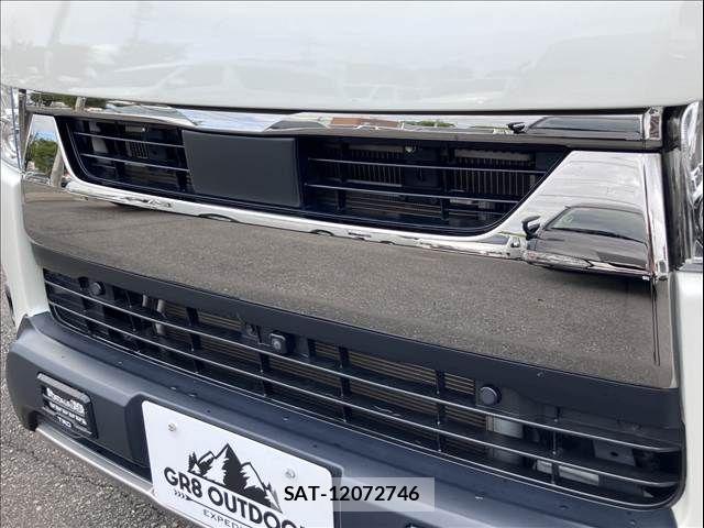 Toyota HIACE VAN 2024-03 8882648-28