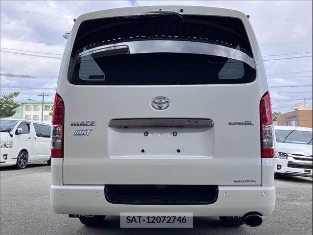 Toyota HIACE VAN 2024-03 8882648-2
