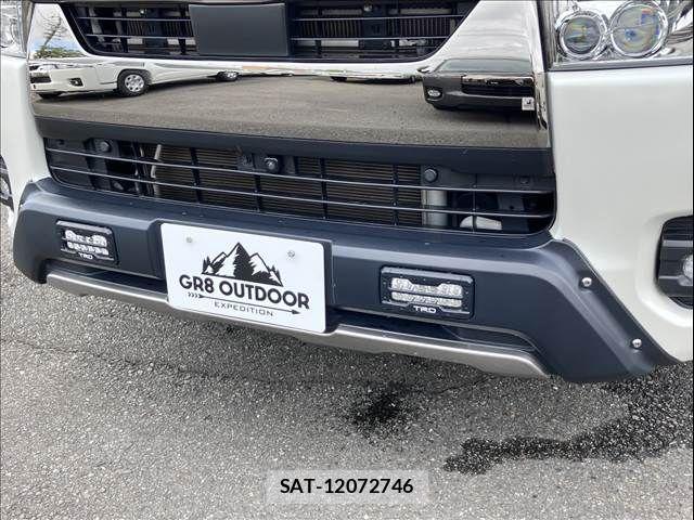 Toyota HIACE VAN 2024-03 8882648-29