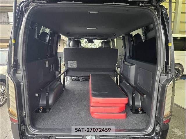 Toyota HIACE VAN 2023-02 8882653-19