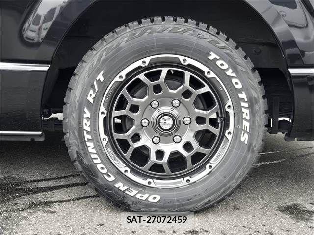 Toyota HIACE VAN 2023-02 8882653-22