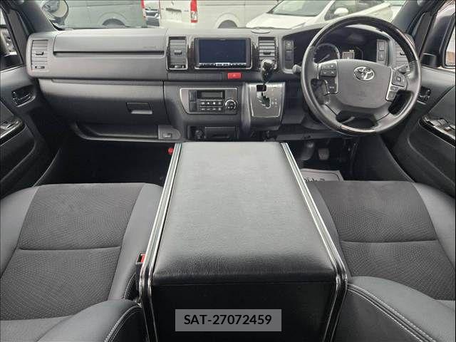 Toyota HIACE VAN 2023-02 8882653-3