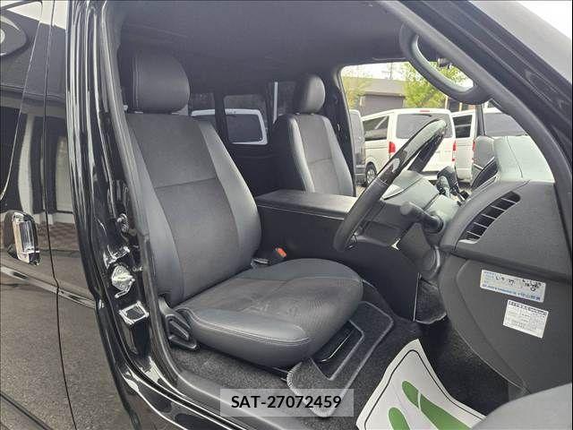 Toyota HIACE VAN 2023-02 8882653-8