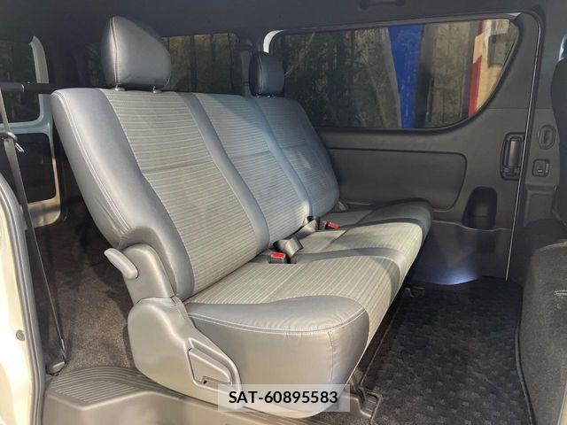 Toyota HIACE VAN 2025-04 8882646-9