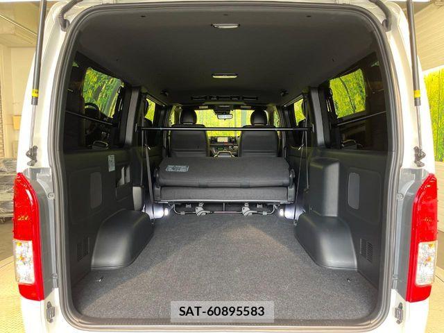 Toyota HIACE VAN 2025-04 8882646-10