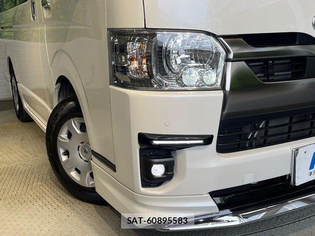 Toyota HIACE VAN 2025-04 8882646-12