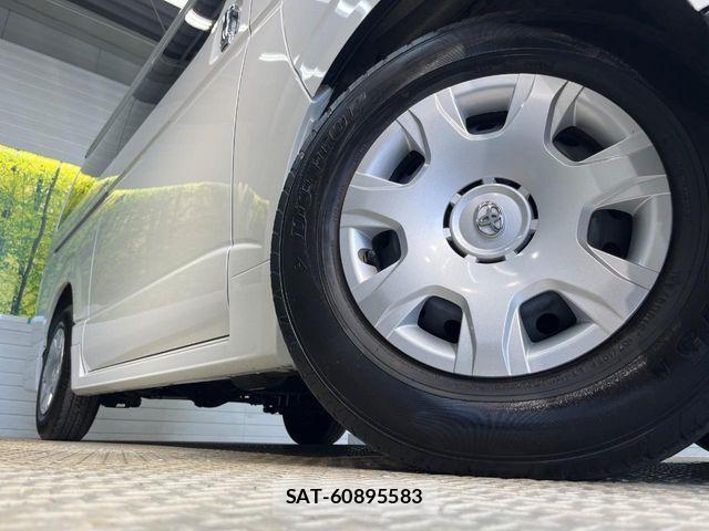 Toyota HIACE VAN 2025-04 8882646-13
