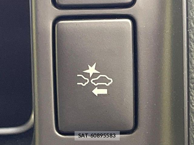 Toyota HIACE VAN 2025-04 8882646-6