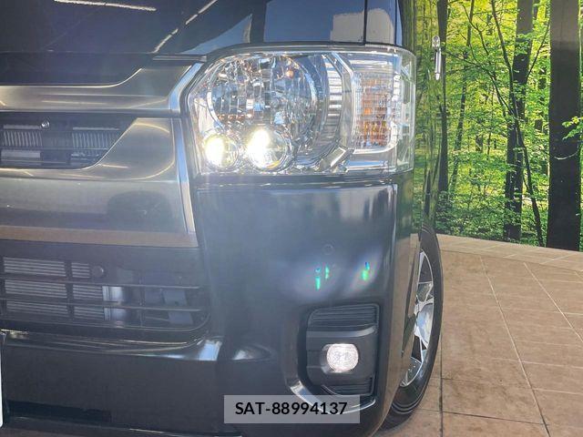 Toyota HIACE VAN 2025-03 8882647-11