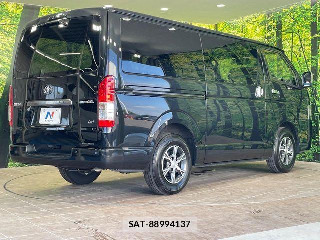 Toyota HIACE VAN 2025-03 8882647-16