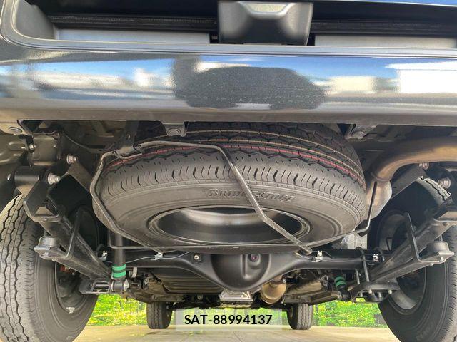 Toyota HIACE VAN 2025-03 8882647-18