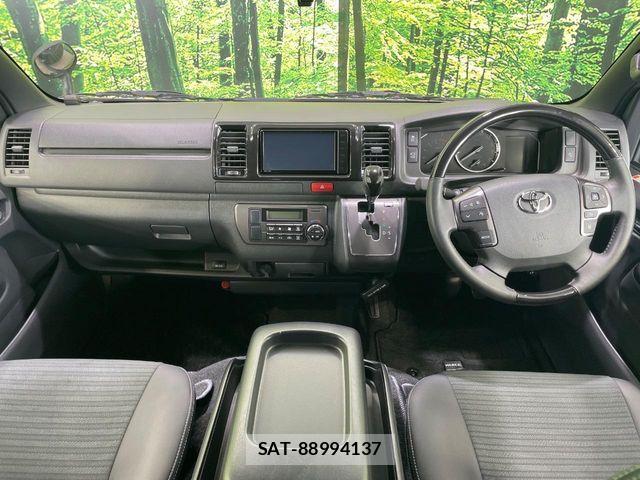 Toyota HIACE VAN 2025-03 8882647-1