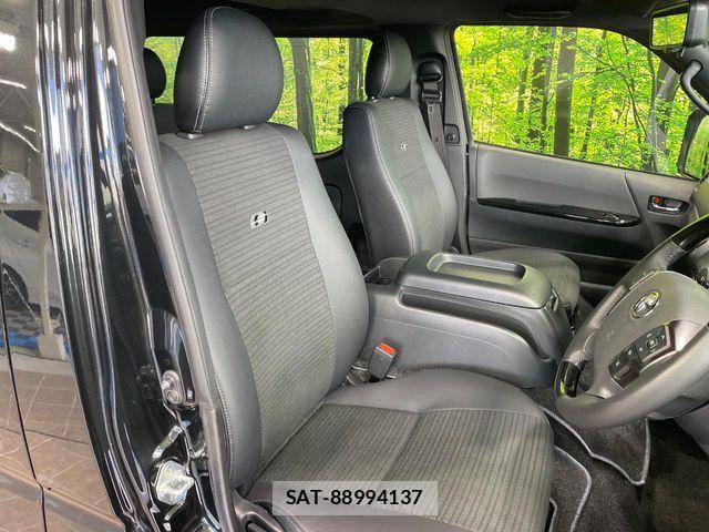 Toyota HIACE VAN 2025-03 8882647-7