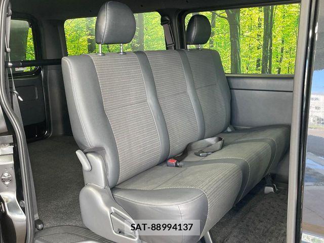 Toyota HIACE VAN 2025-03 8882647-8