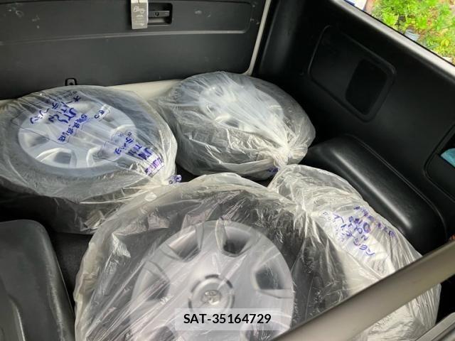 Toyota HIACE VAN 2011-06 8882668-16
