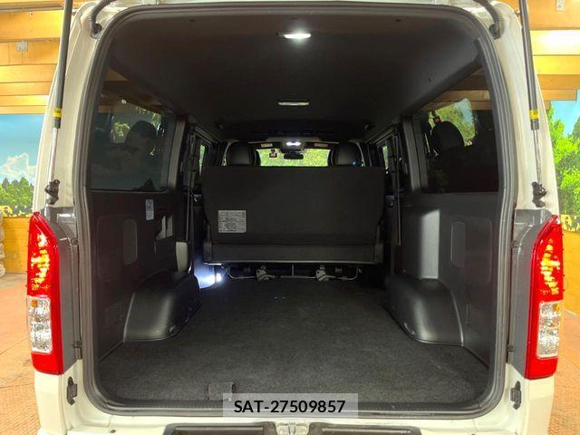 Toyota HIACE VAN 2023-12 8882649-9