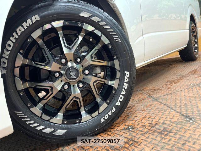 Toyota HIACE VAN 2023-12 8882649-12
