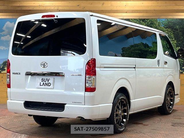 Toyota HIACE VAN 2023-12 8882649-16