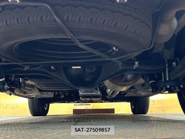Toyota HIACE VAN 2023-12 8882649-18