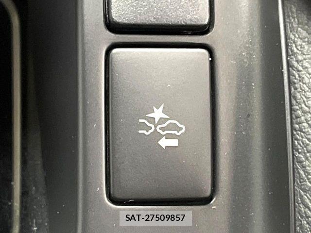 Toyota HIACE VAN 2023-12 8882649-6