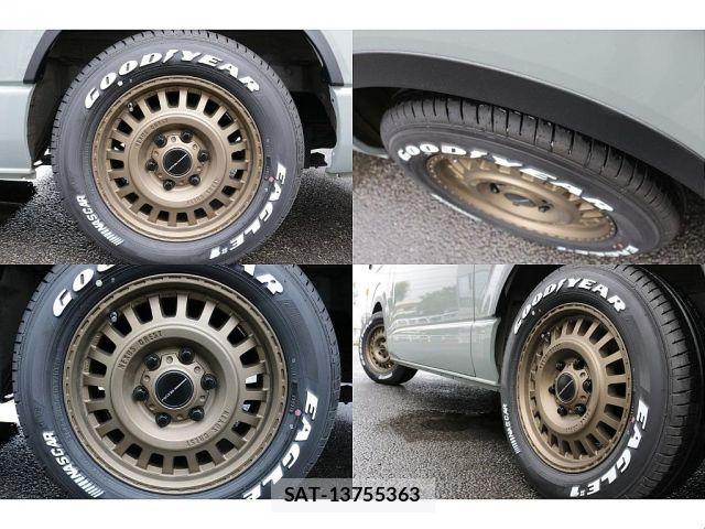 Toyota HIACE VAN 2024-01 8882643-12
