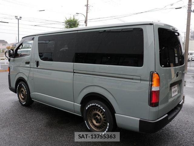 Toyota HIACE VAN 2024-01 8882643-7