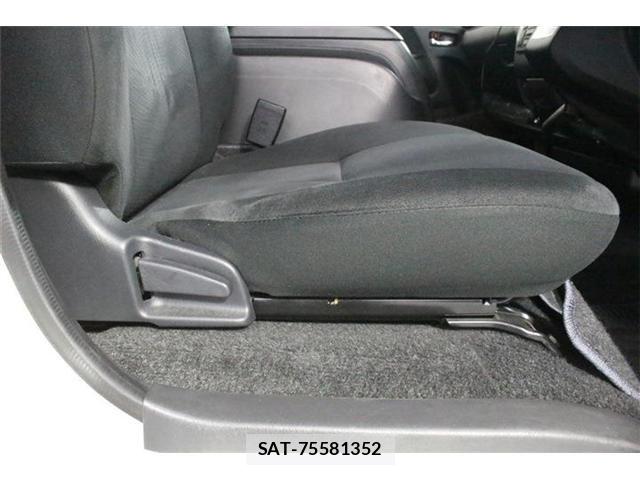 Toyota HIACE VAN 2020-10 8882661-28