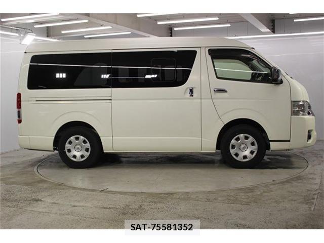 Toyota HIACE VAN 2020-10 8882661-3