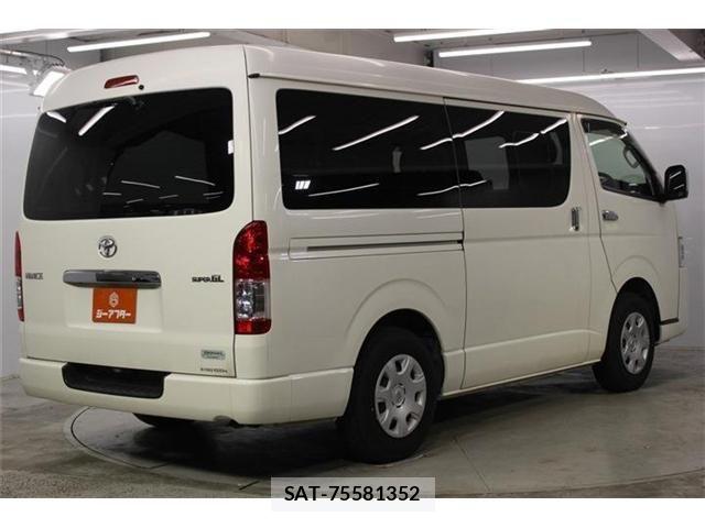 Toyota HIACE VAN 2020-10 8882661-4