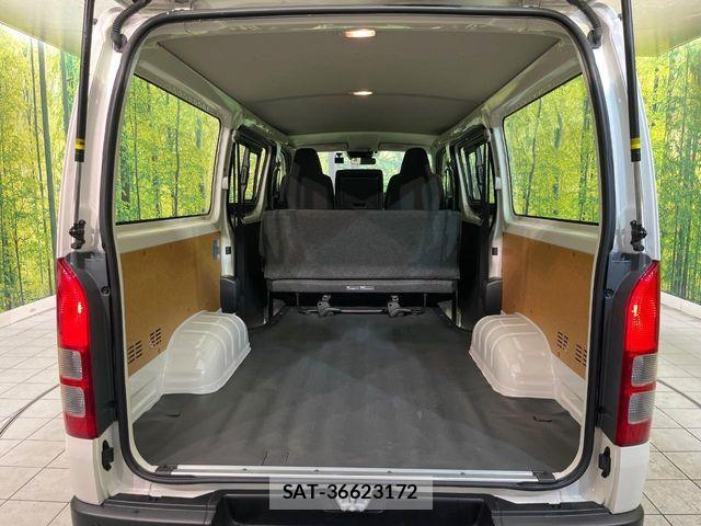 Toyota HIACE VAN 2025-04 8882658-9