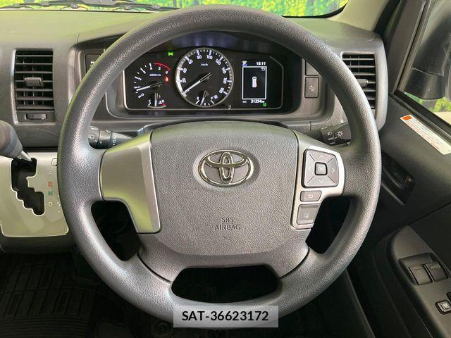 Toyota HIACE VAN 2025-04 8882658-10