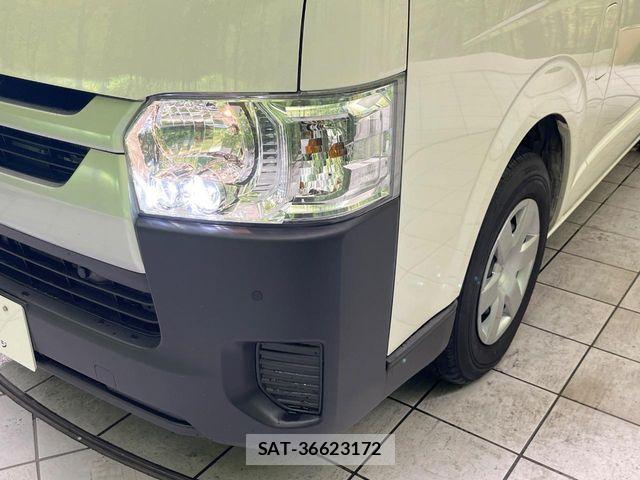 Toyota HIACE VAN 2025-04 8882658-11