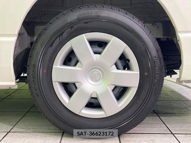 Toyota HIACE VAN 2025-04 8882658-12