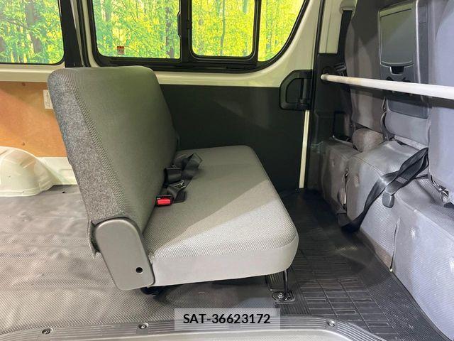 Toyota HIACE VAN 2025-04 8882658-8